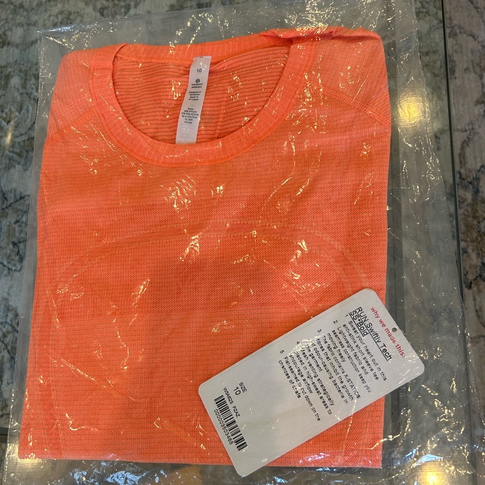 Lululemon RUN: swiftly tech SS bold